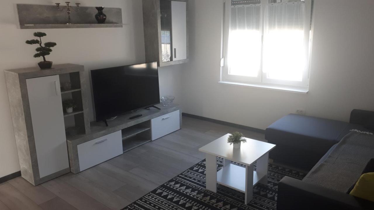 Apartments Kristina ツリクヴェニツァ エクステリア 写真